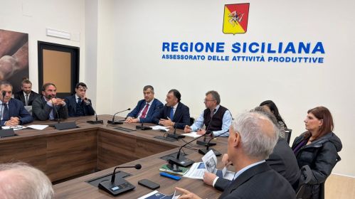 STMicroelectronics presenta l’accordo di programma: investimenti miliardari e sviluppo per la Sicilia